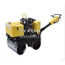 600型汽油壓路機