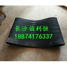 專業(yè)供應(yīng)攪拌機(jī)配件，中聯(lián)攪拌機(jī)配件，中聯(lián)HZS120P型下料斗膠桶